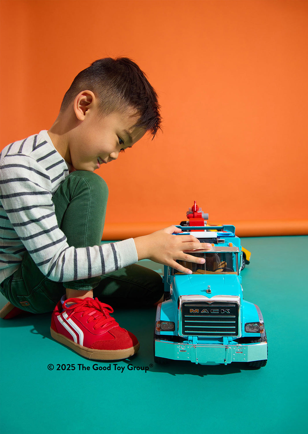 Bruder MACK Granite Recovery and Towing Truck with Light & Sound Module